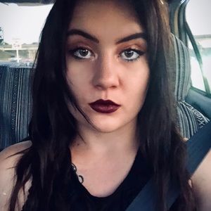 Meet your Posher, Maegan